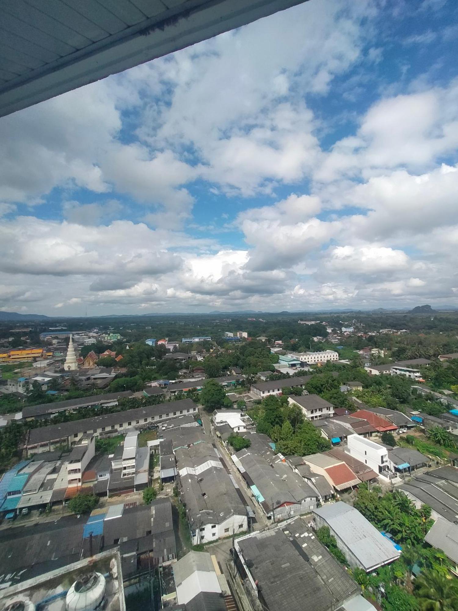 Thumrin Thana Hotel Транг Екстериор снимка